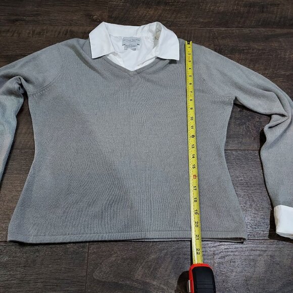 Jaclyn Smith Sweater Gray Button in Collar Cuffs Long Sleeve V Neck Casual - Picture 8 of 15